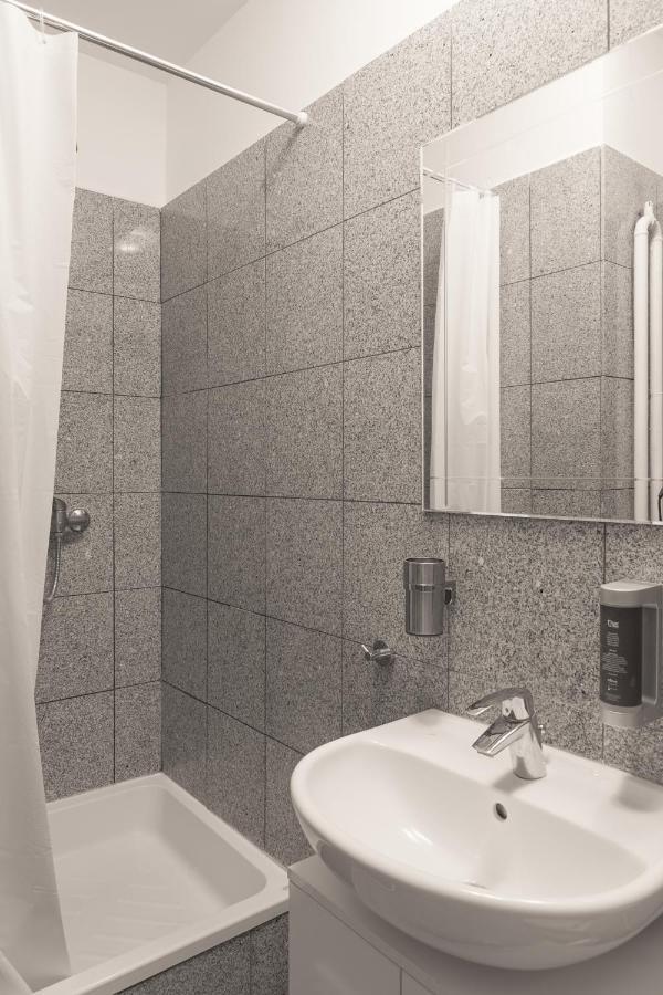Skolska Junior Apartment Praha Bagian luar foto