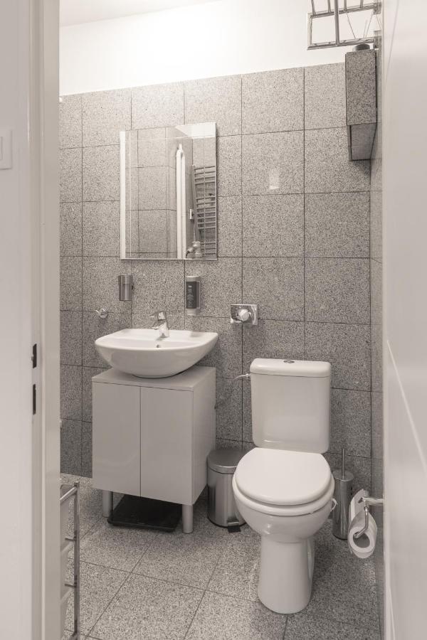 Skolska Junior Apartment Praha Bagian luar foto